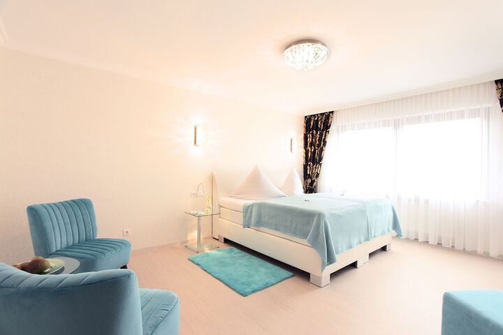 Room 16 of 72
