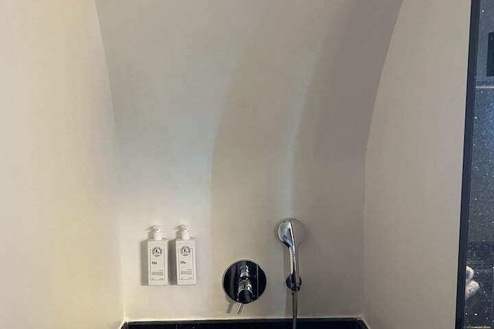 Room 171 of 228