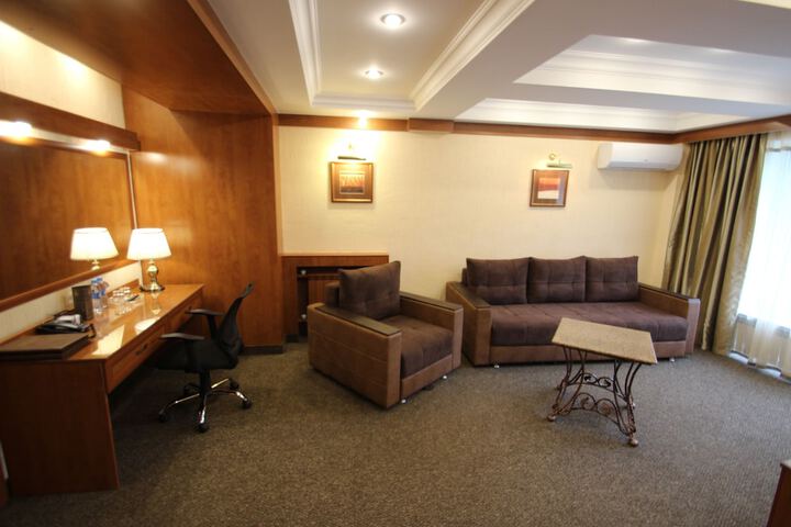 Room 42 of 112