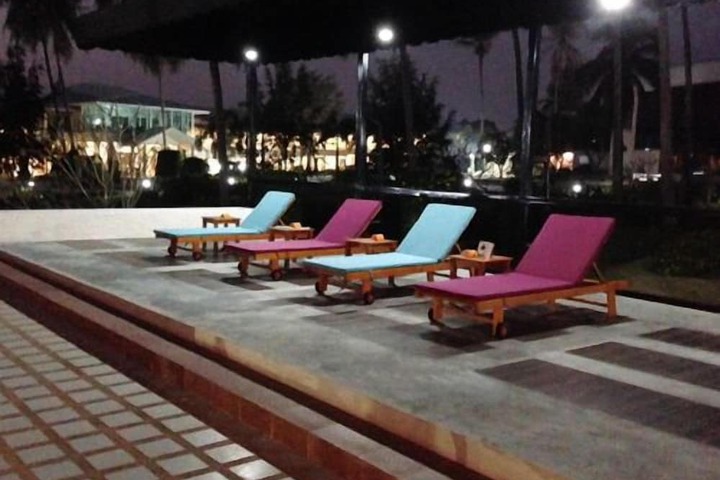 Sundeck 56 of 60