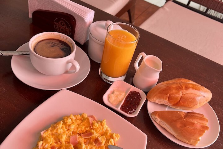 Breakfast/Coffee Service 51 of 65