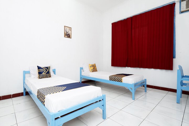 Room 17 of 38