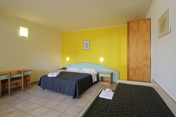 Room 35 of 150