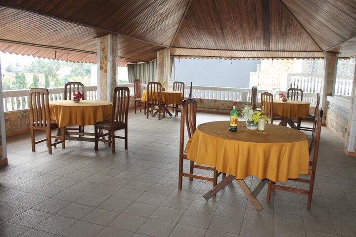 Dining 11 of 20
