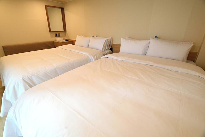Room 35 of 113