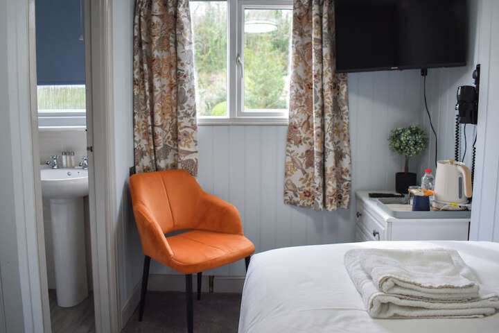 Room 32 of 94