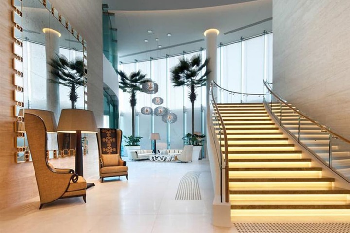 Entrance & Lobby