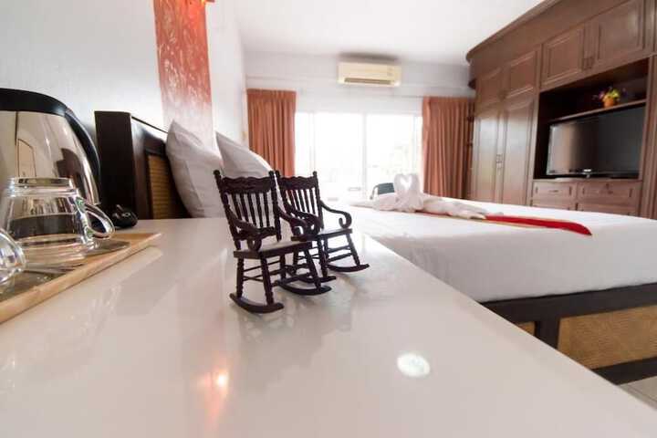 Room 17 of 60