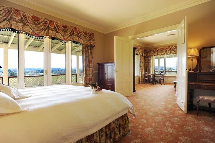 Room 4 of 91