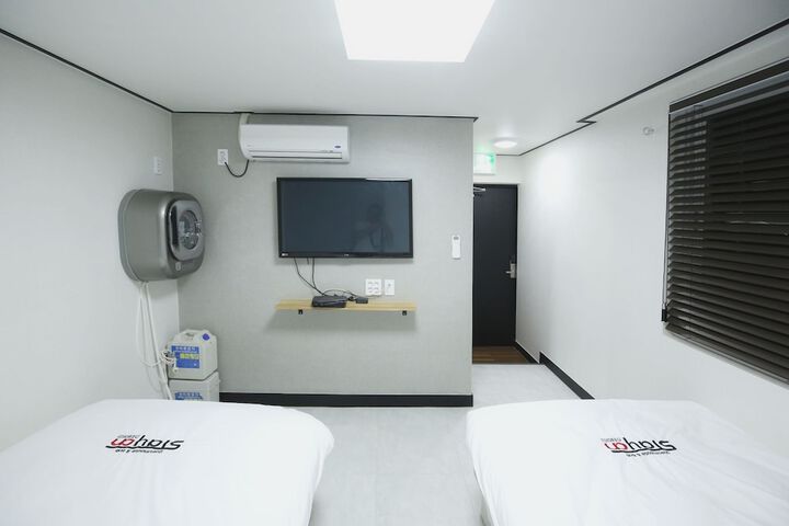 Room 3 of 46