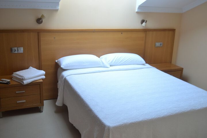Room 2 of 39