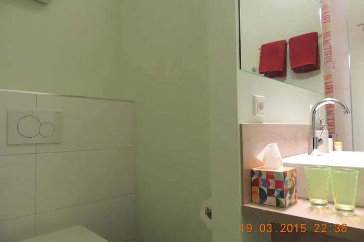 Room 5 of 16