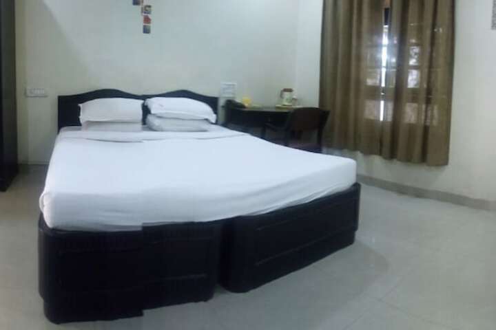 Room 8 of 44