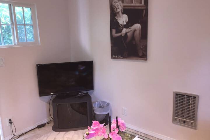 Room 7 of 18