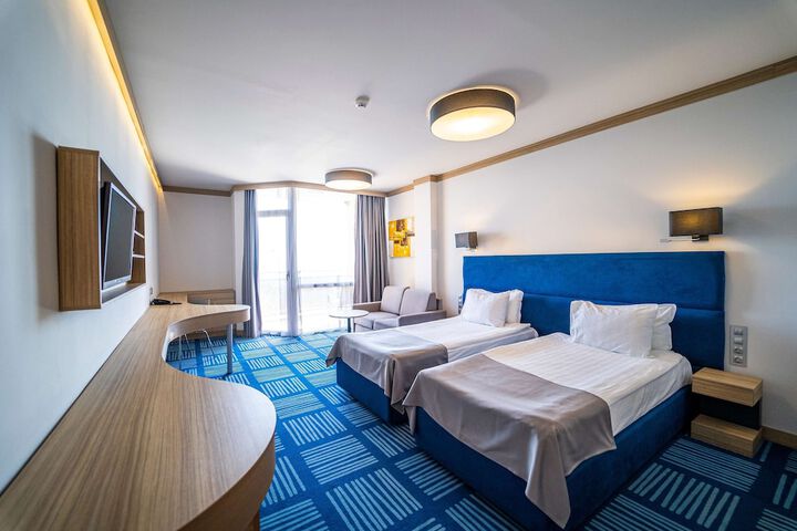 Room 14 of 122