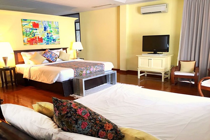 Room 30 of 98