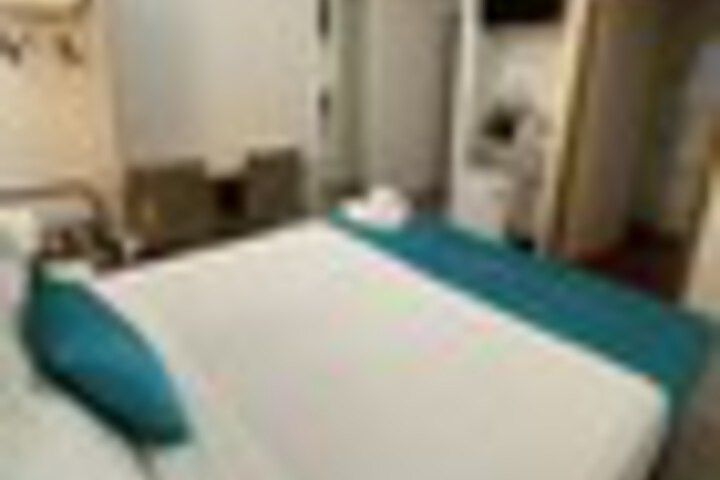 Room 38 of 105