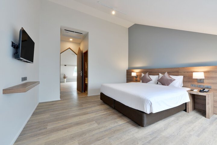 Room 19 of 50