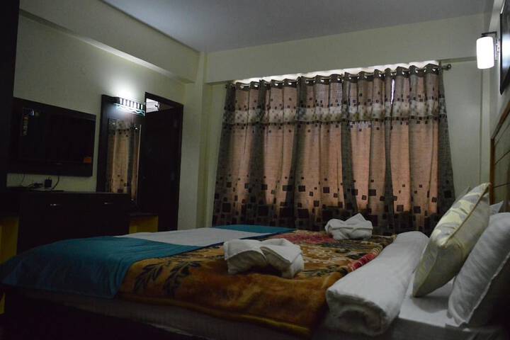 Room 12 of 43