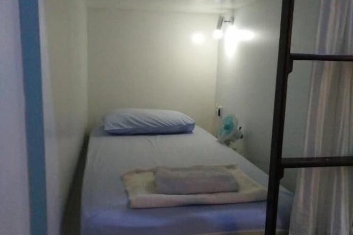 Room 30 of 94