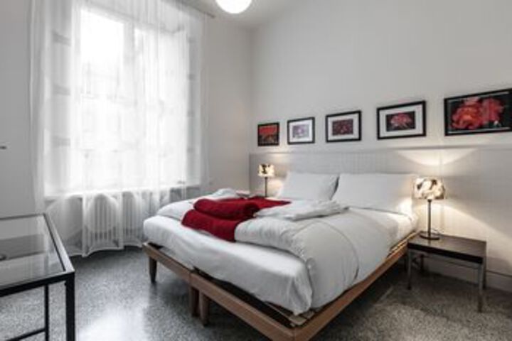 Room 18 of 38