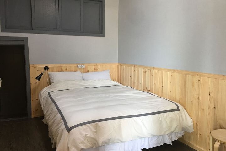 Room 5 of 38