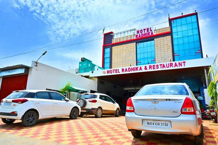Hotel Radhika