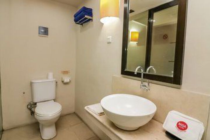 Room 5 of 62