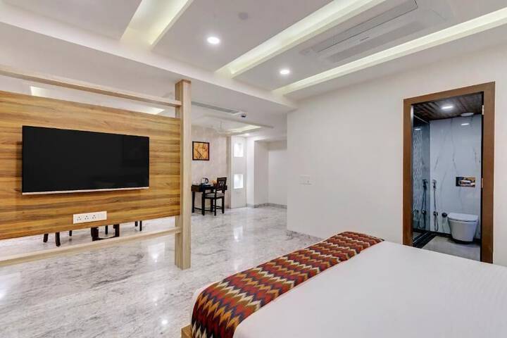 Room 7 of 24