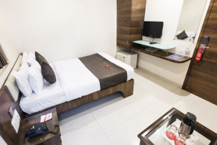 Room 12 of 35
