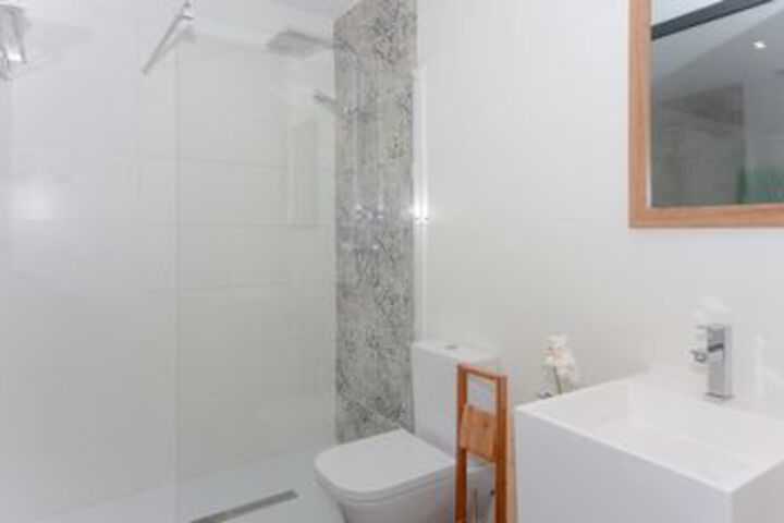 Room 3 of 20
