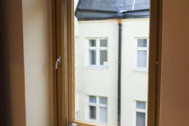 Room 4 of 93