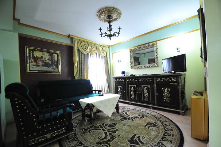 Room 9 of 34