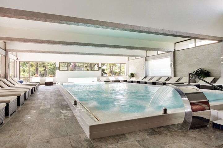 Hotel with Pool
