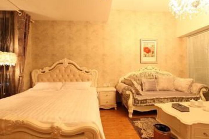 Room 8 of 42