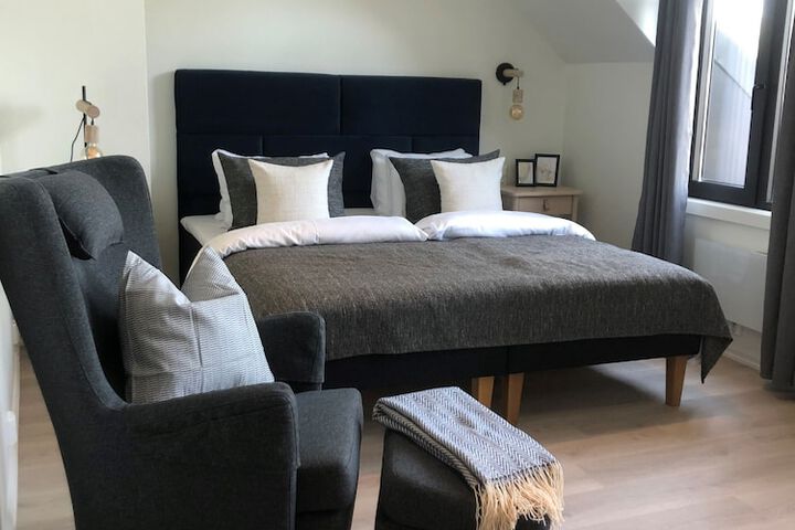 Room 5 of 38