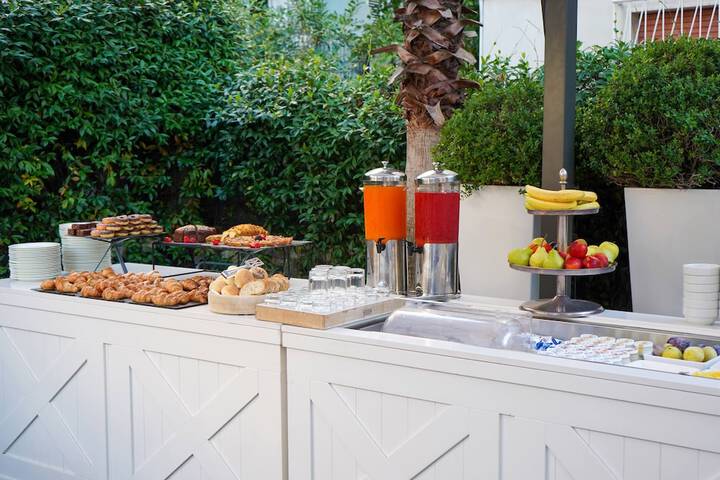 Breakfast/Coffee Service 108 of 148