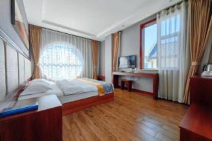 Room 9 of 9