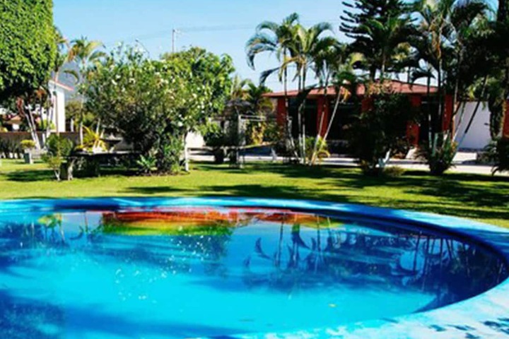 Pool 30 of 70