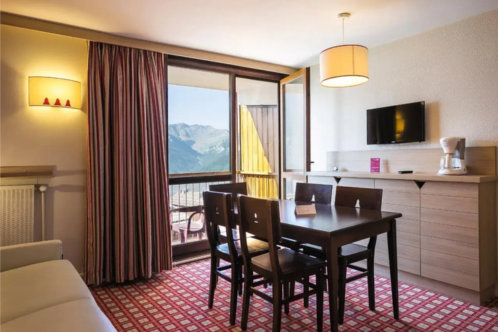 Room 2 of 17