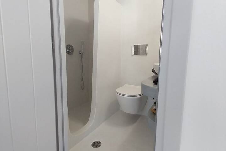 Room 53 of 75