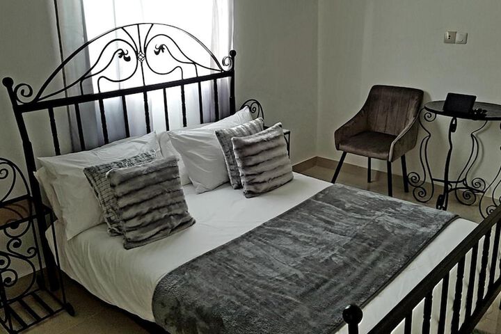 Room 6 of 36