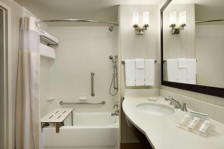 1 Queen Mobility Accessible with Bathtub (6 of 9)