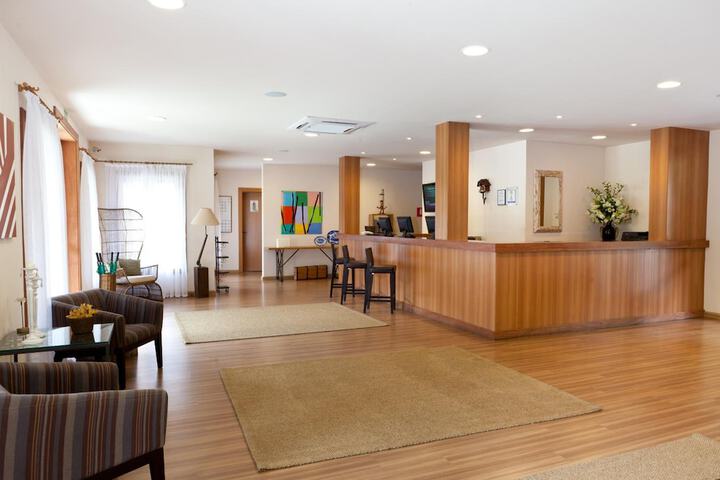 Entrance & Lobby