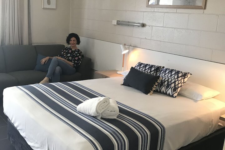 Room 3 of 43