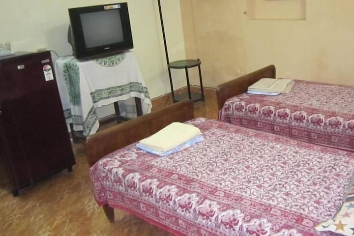 Room 6 of 30