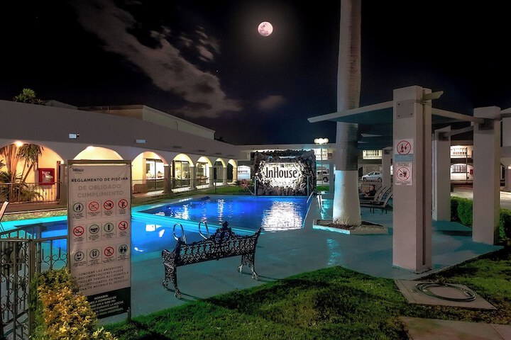 Pool 119 of 215