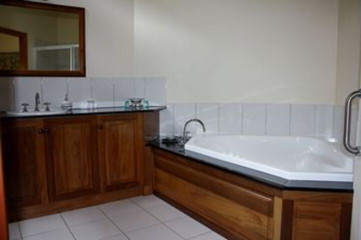 Room 5 of 27