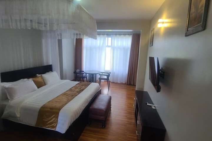 Room 53 of 150