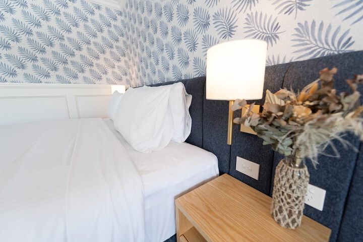 Room 34 of 84